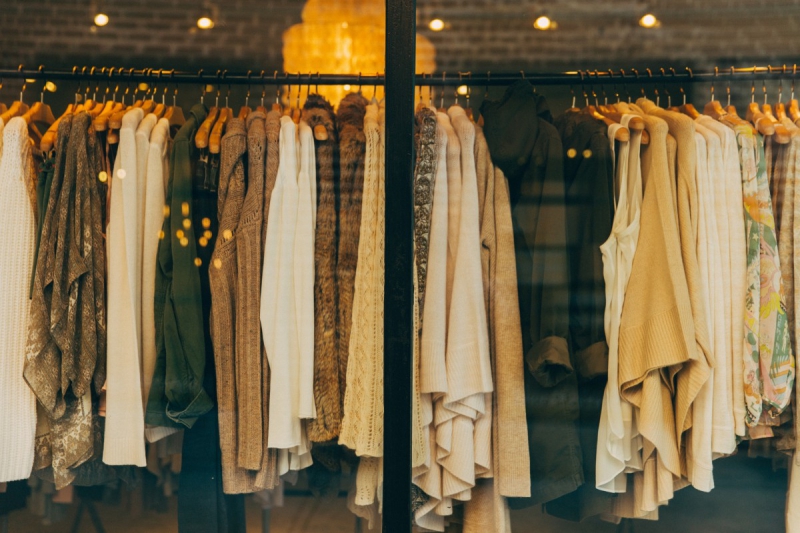 boutique-SAORGE-min_clothe_fashion_store_shop_window_store_front-21277